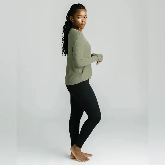 NWT Zyia French Clay Hadley Long Sleeve - Picture 2 of 3